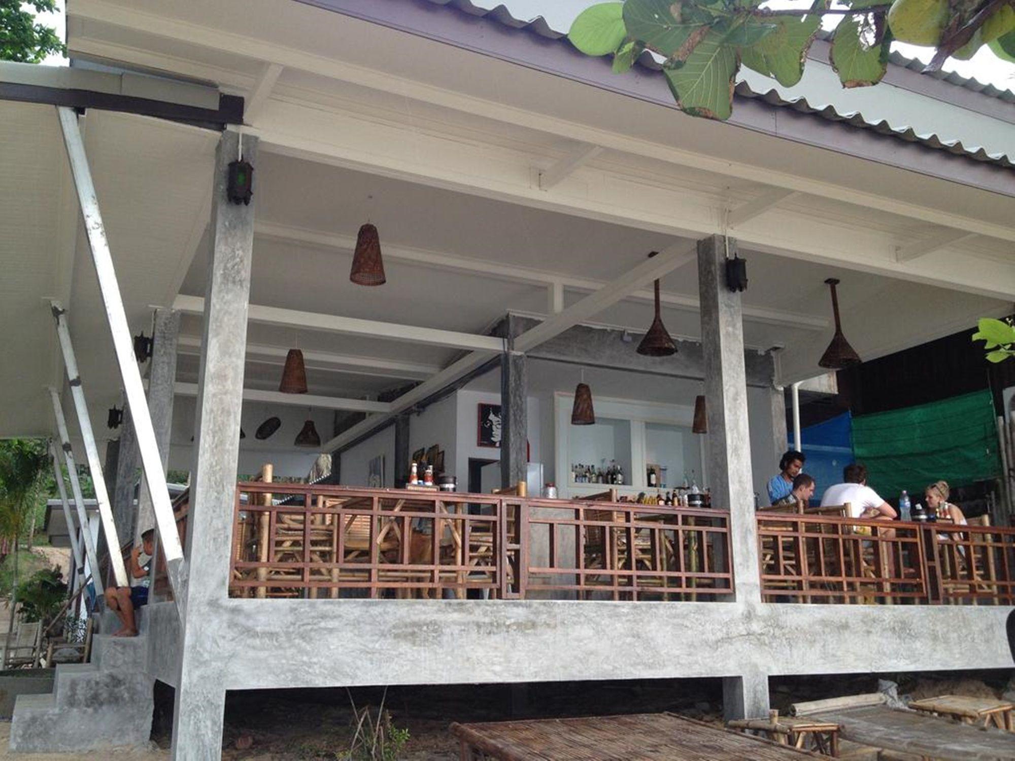 Hôtel Benjamin'S Hut à Srithanu Extérieur photo